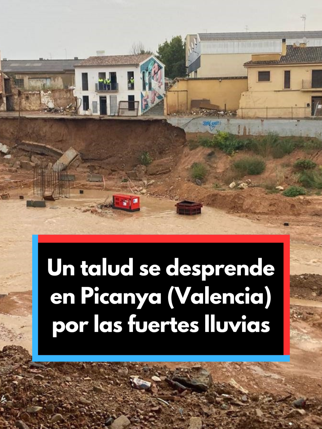🔶Durante toda la mañana, el litoral de Alicante ha estado en alerta naranja. En Dénia han caído 60 litros por metro cuadrado en solo dos horas. La noche ha sido especialmente complicada en la zona cero de la DANA. En Picanya, se ha desprendido un talud cerca del barranco del Poyo. Tienes más información en rtve.es/noticias #noticias #noticiastiktok #news #tiempo #españa #lluvia #alicante #denia