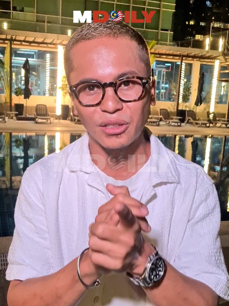 Bersedia untuk sebuah malam penuh istimewa. Konsert Hafiz Suip – Di Sebalik Aku akan turut menampilkan persembahan khas daripada Adira Suhaimi dan Umai. 📅 1 November 2025 📍 Mega Star Arena, Kuala Lumpur 🎫 Tiket bermula dari RM148 hingga RM588 di Ticketmelon Jangan lepaskan peluang untuk menyaksikan perjalanan 16 tahun seni Hafiz Suip melalui lagu-lagu terbaiknya. #KonsertHafiz #DiSebalikAku #Adira #Umai #SAH 