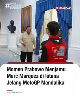 Presiden Prabowo Subianto bertemu dengan pembalap MotoGP Marc Marquez di Istana Merdeka pada Selasa, 30 September 2025. Pertemuan ini dilakukan menjelang balapan MotoGP Mandalika 2025 yang akan berlangsung pada 3–5 Oktober 2025.  Poin-poin penting dari pertemuan tersebut: Juara dunia MotoGP 2025: Marquez, yang baru saja meraih gelar juara dunia, menyatakan kegembiraannya bisa kembali ke Indonesia dan menyebut Mandalika sebagai sirkuit terbaik untuk merayakan kesuksesannya. Pembalap muda Indonesia: Selain Marquez, Presiden Prabowo juga menerima kunjungan dua pembalap muda Indonesia: Mario Aji (Moto2) dan Veda Ega Pratama (Moto3). Pesan dari Presiden: Presiden Prabowo berpesan kepada Mario Aji dan Veda Ega Pratama untuk terus berlatih dan menginspirasi generasi muda pembalap Indonesia lainnya. Pengembangan sport tourism: Pertemuan ini juga menjadi momentum untuk menekankan komitmen Indonesia dalam mengembangkan pariwisata olahraga (sport tourism) dan mendukung perekonomian nasional. Pendampingan: Menteri Pemuda dan Olahraga Erick Thohir turut mendampingi para pembalap dalam pertemuan tersebut. 