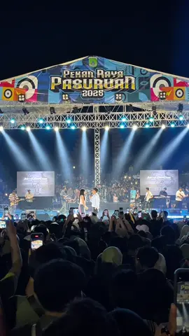 sinarengan @DENNY CAKNAN di #pekanrayapasuruan2025 bonus @BELLA BONITA #harijadipasuruan #dennycaknan #bellabonita #malamhiburan 