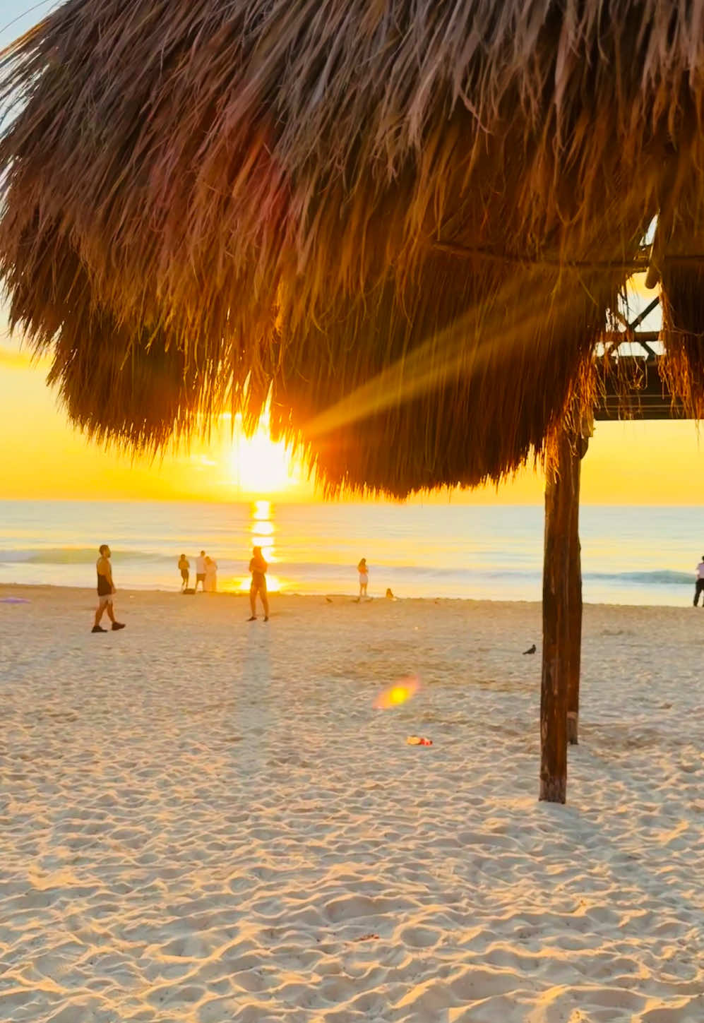 Qué hermoso amanecer en Playa Marlín en la Zona Hotelera de Cancún  #cancunmexico #zonahoteleracancunmexico #playas #paratiiiiiiiiiiiiiiiiiiiiiiiiiiiiiii #lfp 