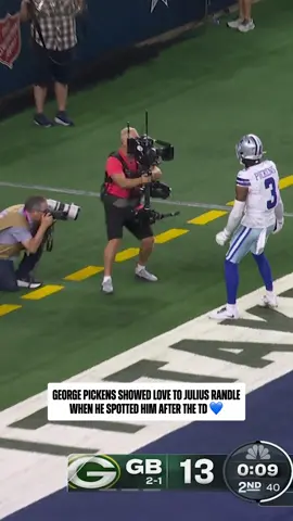 had to dap up his guy🤞 #nfl #georgepickens #juliusrandle #dallascowboys (via kendrarandle_/IG) @Dallas Cowboys 