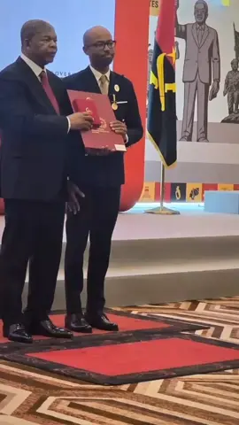 O melhor kudurista da história de Angola foi hoje condecorado. Grande Bruno M #foryoupage❤️❤️ #angola🇦🇴 #fyp 