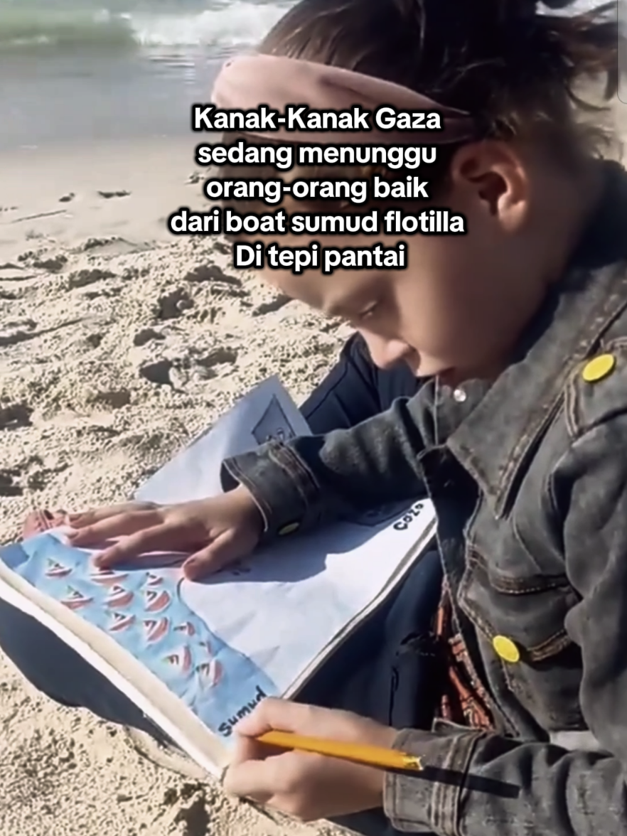 Kanak-Kanak Gaza sedang menunggu orang orang baik dari boat sumud flotilla yang sedang dalam perjalanan ke Gaza tidak lama lagi.. #fyp #prayforpalestine #palestine #fypviralシ #tiktokmalaysia 