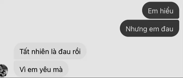 Yêu là khi trong tim mình có một chỗ dành cho người khác – nơi mà niềm vui, nỗi buồn, cả sự mong chờ, lo lắng đều gắn chặt với họ. có lý do để mỉm cười, để cố gắng, để chờ đợi . Nhưng cũng chính vì trao đi nhiều, mở lòng nhiều, mà ta dễ bị tổn thương Tại sao lại đau ?  Đau vì mình thật lòng , vì mất cân bằng, vì phải lớn lên . Nhưng cái quan trọng . Cái đau này không vô nghĩa. Nó chứng tỏ bạn biết yêu thật lòng, chứng tỏ trái tim bạn vẫn còn mềm, chưa hề chai sạn.Qua một đoạn đường, bạn sẽ thấy: tình yêu không chỉ là tìm được đúng người, mà còn là học cách yêu chính mình, để không còn thấy mình nhỏ bé trong tình cảm.