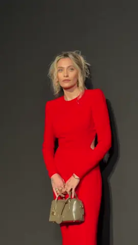 #parisjackson en front row chez #stellamccartney #fashionweek #TikTokFashion ✨