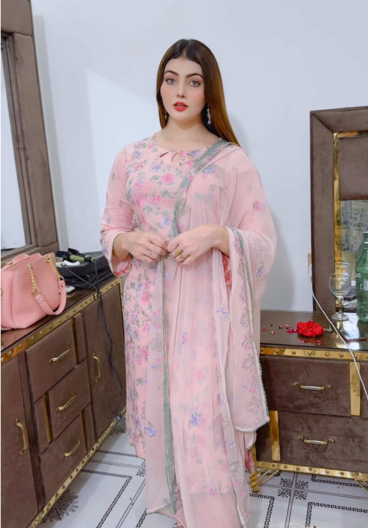 Kon Kon sial hai 🥰