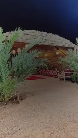 🔹 ابن كثيرقال: أي قاموا عن فرشهم ولذّات نومهم متهجدين لربهم ويدعونه خوفًا من ناره وطمعًا في جنته، ومما رزقهم الله ينفقون على المحتاجين من الأقارب والأباعد.     #قران_كريم #قران #ترند  #عاجل #تيك_توك 