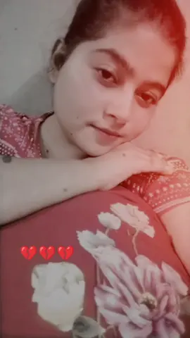 মনে কথা গুলো মনেই রাখি.কাউকে কিছু বুজতে দেই না
