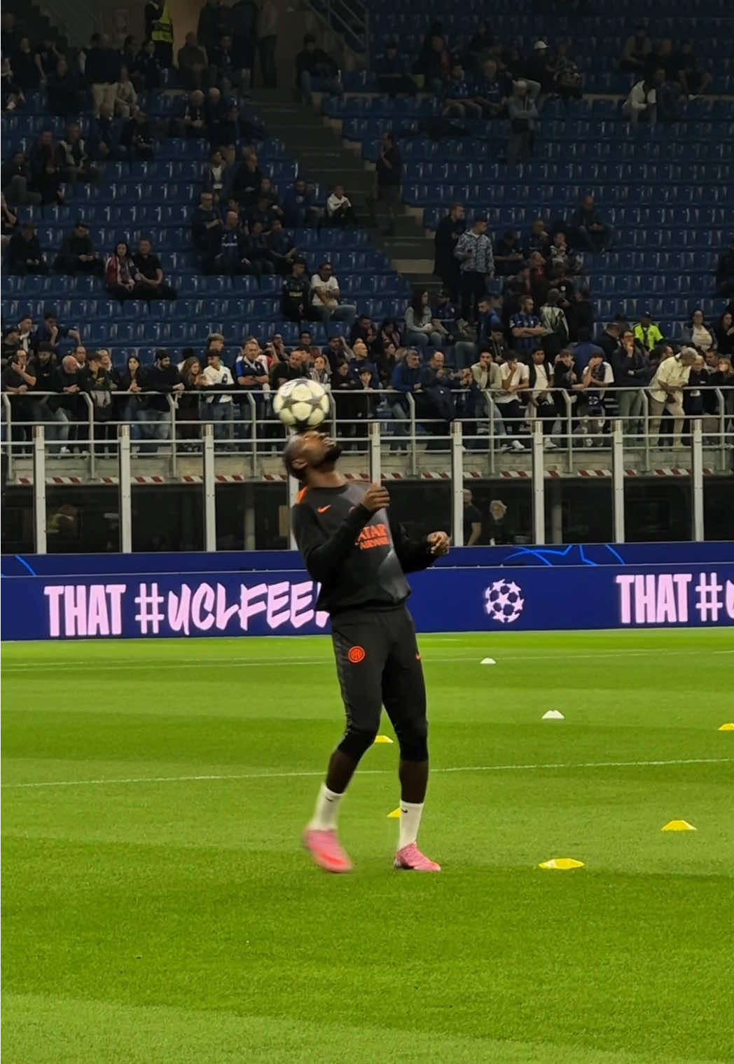 🦭🖤💙 #UCL #InterSlaviaPraga