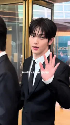 soobin in my face like damn #soobin #txt #tomorrow_x_together #moa #kpop 