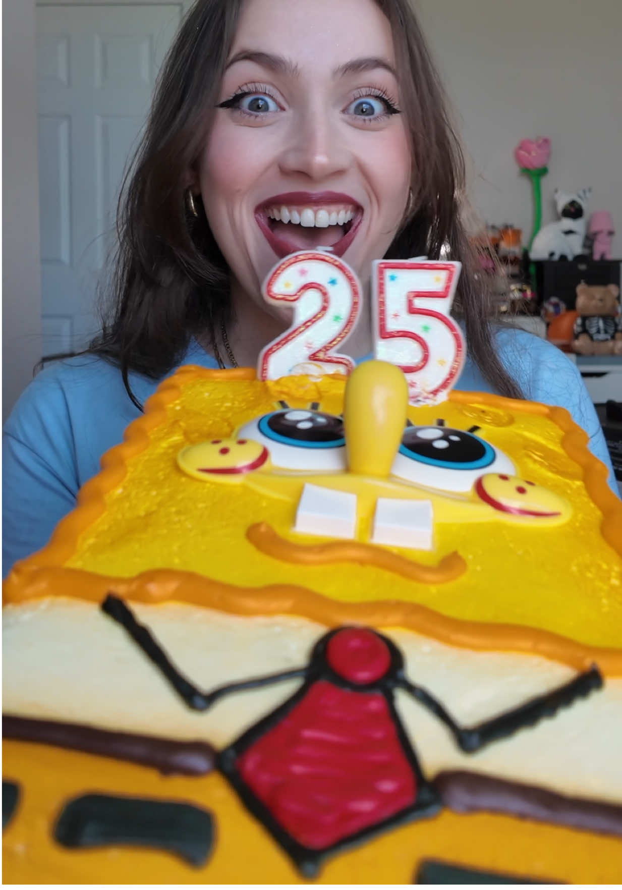 officially 25 years old🫶🏻 so grateful to be able to celebrate it with all of you amazing people☺️ what flavor birthday cake do you get for your birthday?? #birthdaycake #chocolatecake #cake #mukbang #fyp 