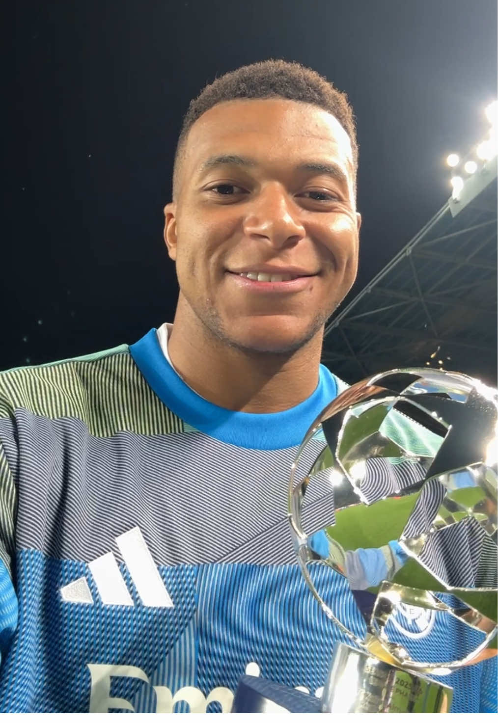 🤳 #Mbappe: “Thanks so much, Madridistas! Another win, we go back to Madrid with three points and we will see you at the Bernabéu on Saturday! Hala Madrid!” #UCL #RealMadrid 