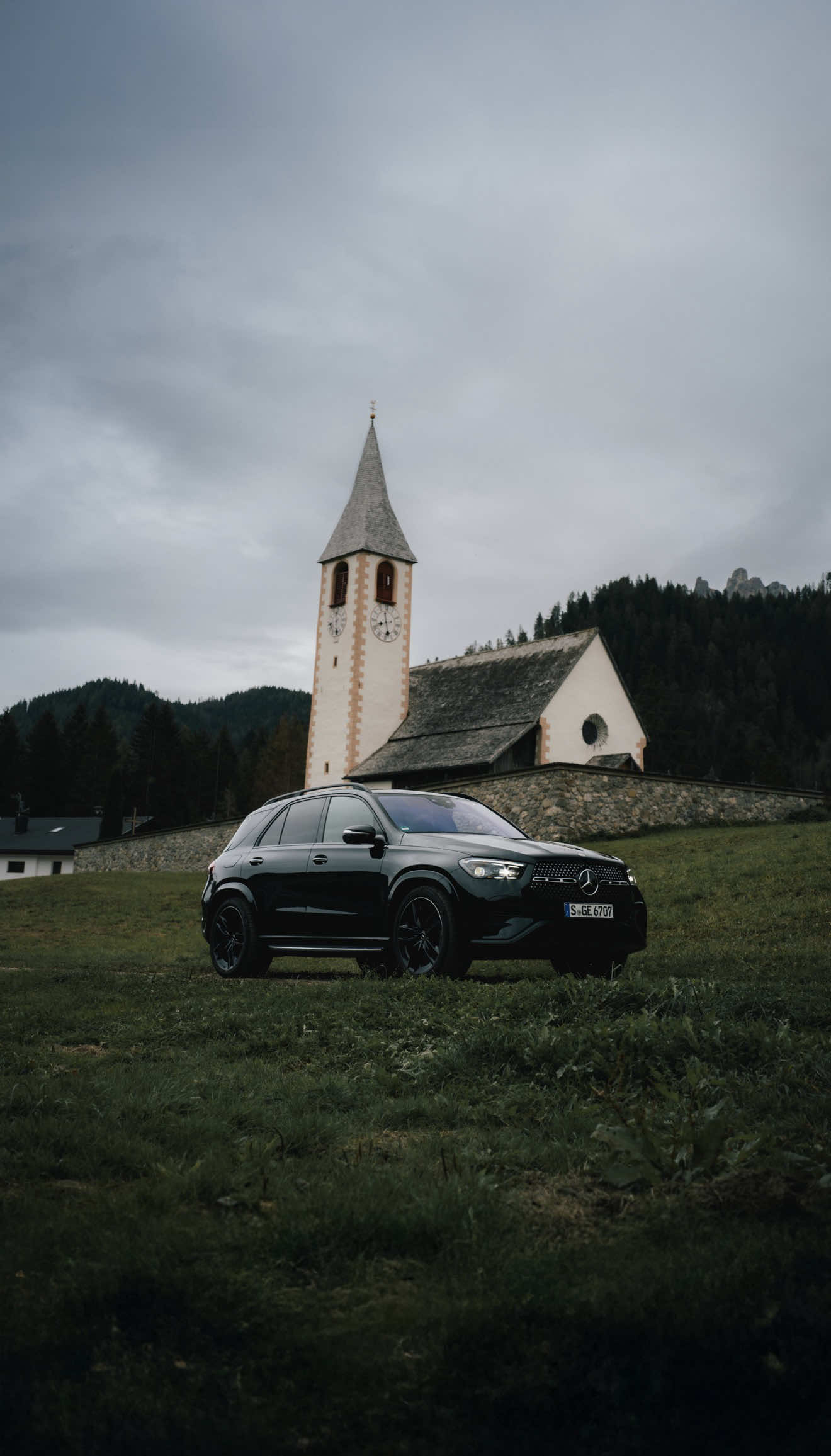 Shot on iPhone 17 Pro Max in ProRes vs Canon R5 CLog 3. Colour graded in DaVinci Resolve. Features Mercedes-Benz GLE 450 4MATIC #shotoniphone #iphone17promax #mercedesbenz 