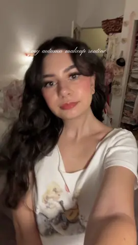 so excited to bring my autumn blush & lippies back into my everyday routine <3 #autumnmakeup #fallmakeup #makeup 