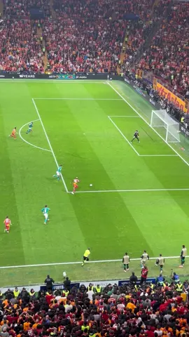 Azkala Liverpool kendi kalesine atıyor du keşke atsaydı 😅 #galatasaray #metofficall4 #fy 