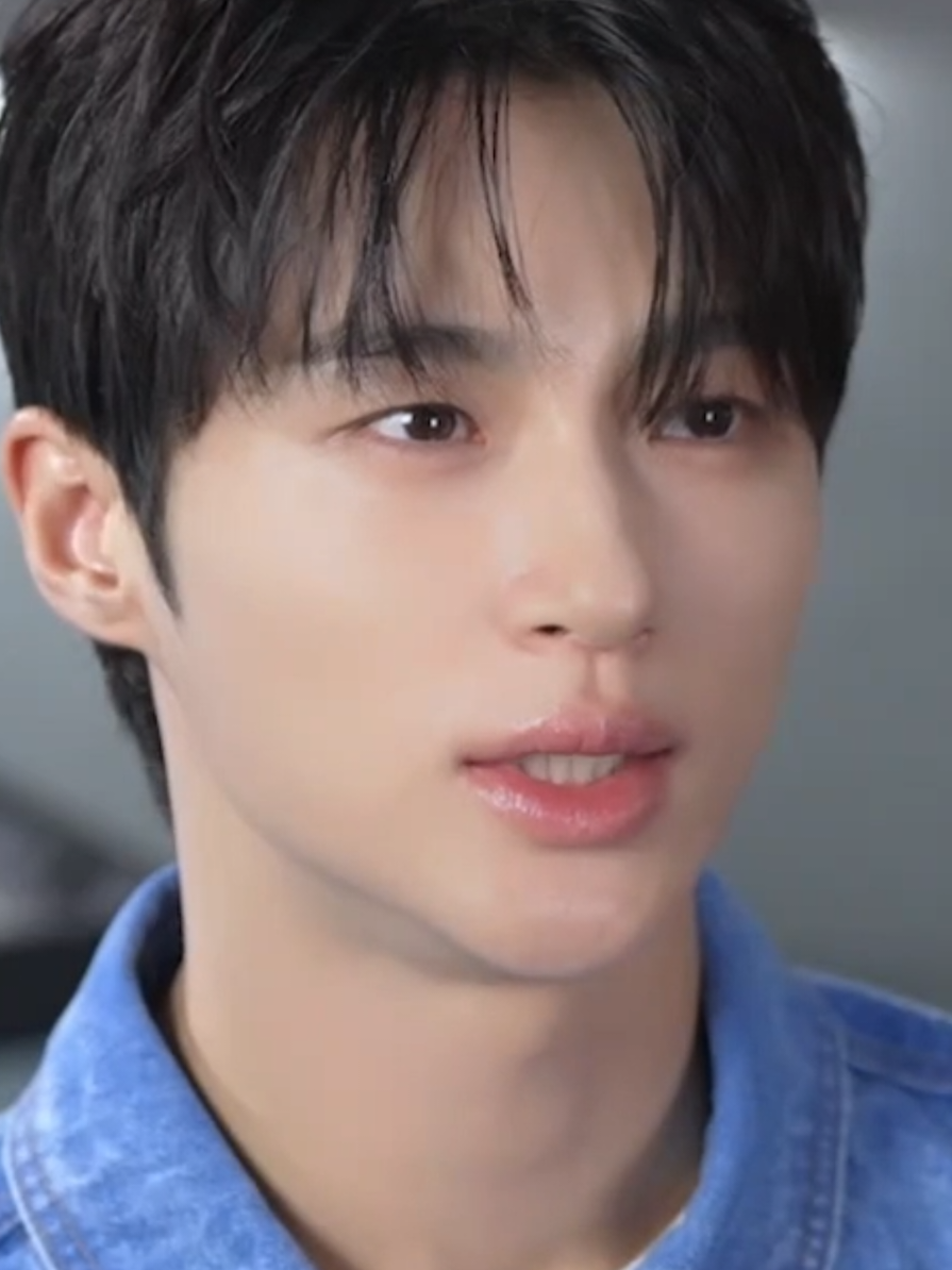 bluray bagian interview si dede gak puas kalo gak di zoom semuka muka... ganteng amat sih kamu deee 😍💙💕 #byeonwooseok #kimhyeyoon #bluraylovely #kdramaedit #lovelyrunnerkdrama 