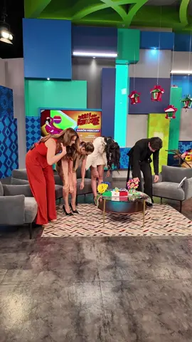 @Aaron Mercury nos enseña su #trend viral..   #Miau #mercurychallenge #aaronmercury @Cynthia Urias @Carmen Muñoz ❤️ @Alix Aspe #cuéntameloya 
