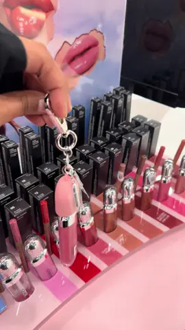 #kikomilano #kikomilanolipgloss 