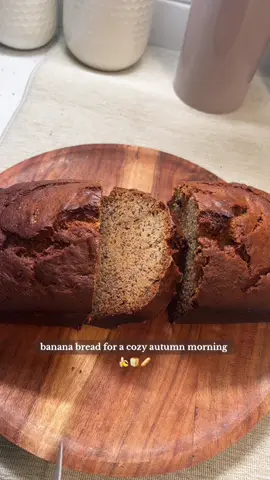 October means cozy season has begun. I don’t make the rules. 🍌 #bananabread #baking #groceryshopping #autumn #onthisday 