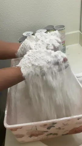 This is the can pour right before I went live. The bucket being annoying at the end made me want to dump it in sink and go live 🤣 #powderplay 