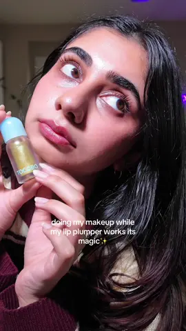 this one’s so spicy 🍯 @TOCOBO US @TOCOBO #tocobo #lipoils #plumpinglipoil #plumpinglipgloss #MakeupRoutine  all other products from @Huda Beauty @cliocosmetics_global @Kaja Beauty @Club Clio @Saie @Kulfi Beauty @japonesque @Fenty Beauty 