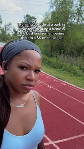 Literally was running down this dark corner— heard something in the bushes  and thought to myself , I don’t need to run that bad #fyp #houston #htx #buffalobayoupark 