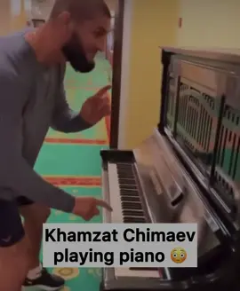 Khamzat Chimaev with the Piano skills 