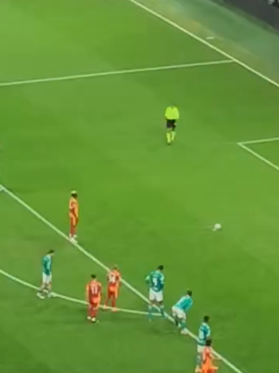 Galatasaray, Şampiyonlar Ligi'nde Liverpool'u Osimhen'in golüyle 1-0 yendi.