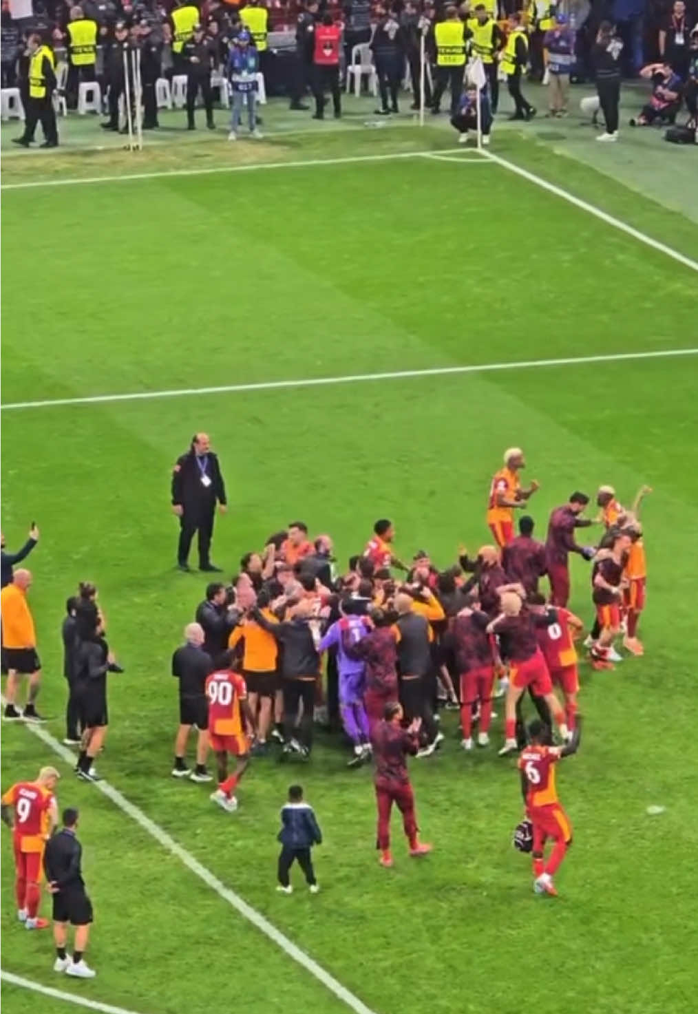Maç sonu üçlüsü Takımızdan! 🧿🔥 #galatasaray #liverpool #osimhen #keşfet #fyppppppppppppppppppppppp 