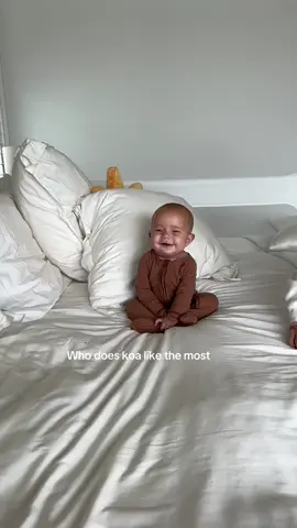To be fair she was tired when daddy showed up 🤪💕🥰 #babylife #7months #trend 