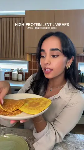 BLEND: 1/4 cup red lentils (soaked), 1/4 cup cottage cheese, 1 egg, 1 clove garlic, 1/2 serrano (add spices: 1/2 tsp salt, 1/4 tsp black pepper, 1/4 tsp turmeric, 1/2 tsp cumin powder)  Cook on medium heat 1 min each side  Details on substack  #highprotein #EasyRecipe #glutenfree #browntok #lentils 
