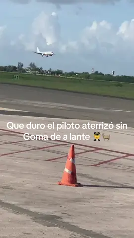 Aeropuerto la América  #que duro el piloto 👨‍✈️👨‍✈️🛬🛬