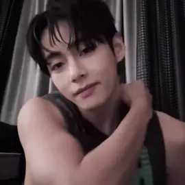 now let’s all say thank you taehyung for this live 🧎🏻‍♀️‍➡️ [ dt - @alicia⁷ @alli⁷ queens💋 ] #kimtaehyung #taehyung #bts #edit #fyp 