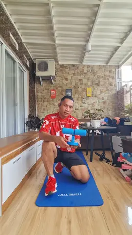 Nggak ada alasan mager lagi! 🚀 Dengan Sit Up Stand Holder: ✅ Sit up lebih stabil ✅ Gerakan lebih efektif ✅ Bisa dipakai untuk banyak variasi olahraga Cocok buat kamu yang pengen sehat tanpa ribet. Klik link di bio sekarang! #SitUpStandHolder #FitnessHemat #WorkoutLebihMudah #HealthyLifestyle #OlahragaRumahan 