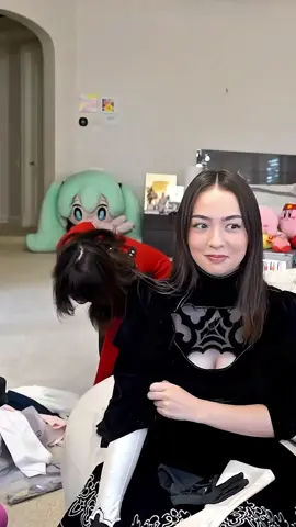 Emiru (ada Wong) and sakura shymko (2B) cosplay. #emiru #streamer #livestreamer #emiruclips #sukura 