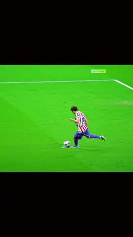 ‏🤯📊— جوليان ألفاريز في اخر 3 مباريات مع أتلتيكو مدريد : ‏ساهم بـ 8 أهداف وكان رجل المباراة في المباريات الثلاثة 🕷️🔝🇦🇷 قبل 3 مباريات سيموني قام بأستبدال الفاريز من دقيقه 65  ومنذ ذلك اليوم انتقم الفاريز من سيموني 😌 #اتلتيكو_مدريد #جوليان_الفاريز 