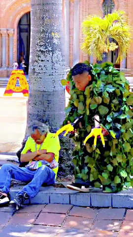 The chicken heels 😂 #prank #funny #funnyvideos #funnymoments #funnyprank 