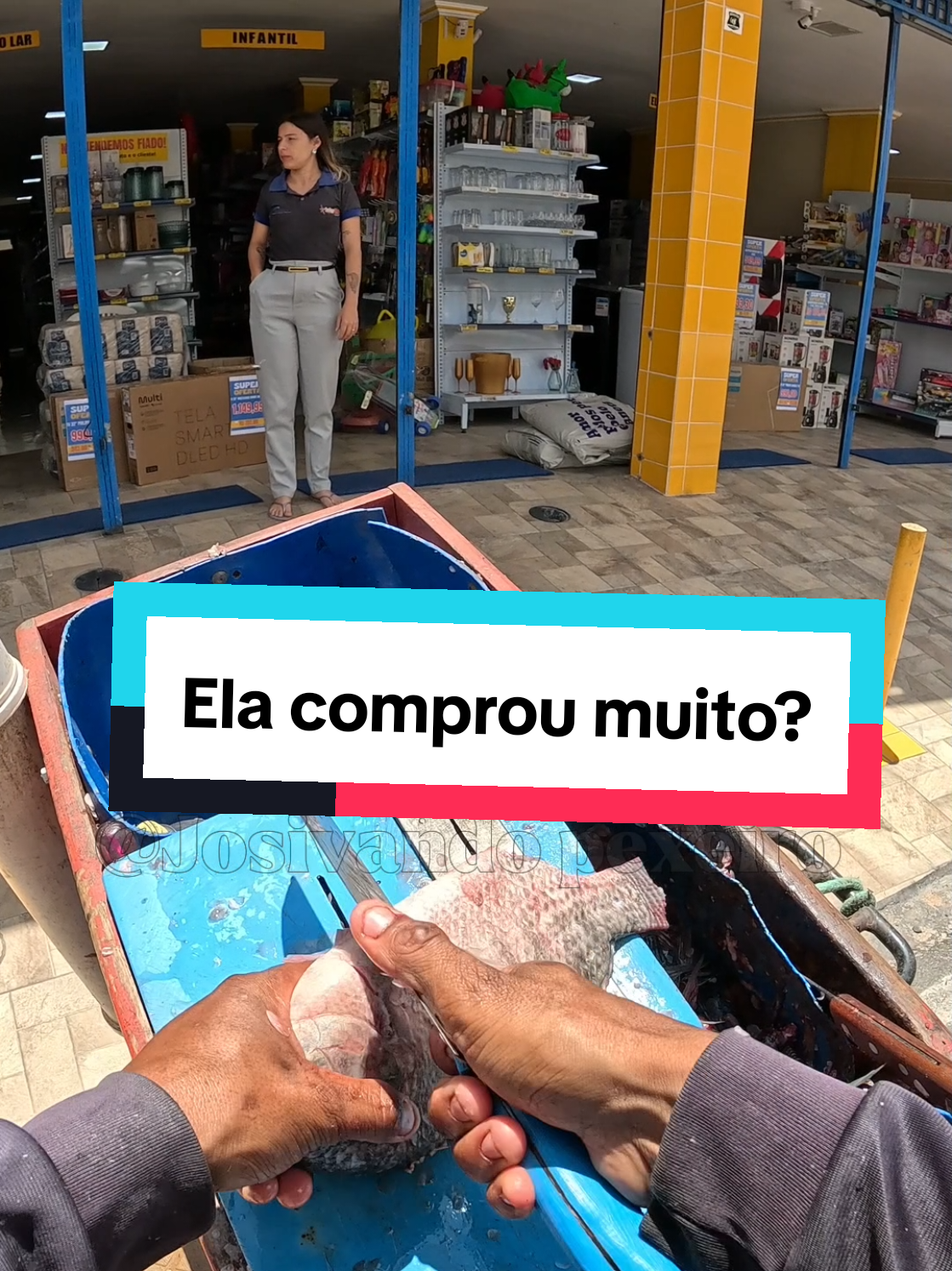 ela comprou 2 peixe 🐟 #vendedor #peixeiro #peixe 
