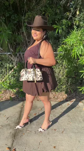Vaquera fall vibes 🤎🐮🤠🧲      •      •      • @Fashion Nova dress but, I found it at a trift store.  @Marshalls  heels obsessed  @Jessica Simpson 🤩  @stevemadden purse 👜  @Rock'em hat  #outfitinspo #fallfashion #westernstyle #marshallsfinds #falloutfits 