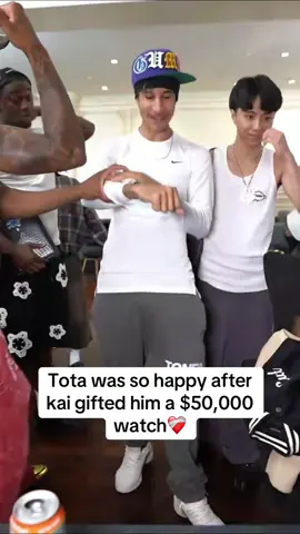 Tota was so happy after kai gifted him a $50,000 watch❤️‍🩹 #kaicenat #tota 