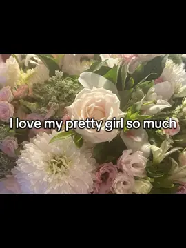 I LVOELOVLELOCLEOCLPE HERE #ilovemygf #wuhluhwuh #lesbian #girlfriend #wlw 