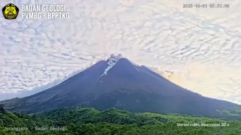 ::INFO BADAN GEOLOGI:: Kejadian awan panas guguran di Gunung Merapi pagi ini 01/10/25 pukul 05:53 WIB mengarah ke hulu Kali Putih jarak luncur 1000 m dengan Amplitudo max 29 mm durasi 92,5 detik. Tingkat aktivitas SIAGA (Level 3). Tetap patuhi rekomendasi.  Tingkat Aktivitas Gunung Merapi saat ini SIAGA (Level III). Tetap patuhi rekomendasi yaa #AktivitasMerapi #SiagaMerapi #MerapiSiaga sejak 5 November 2020 #aktivitasmerapi #siagamerapi 