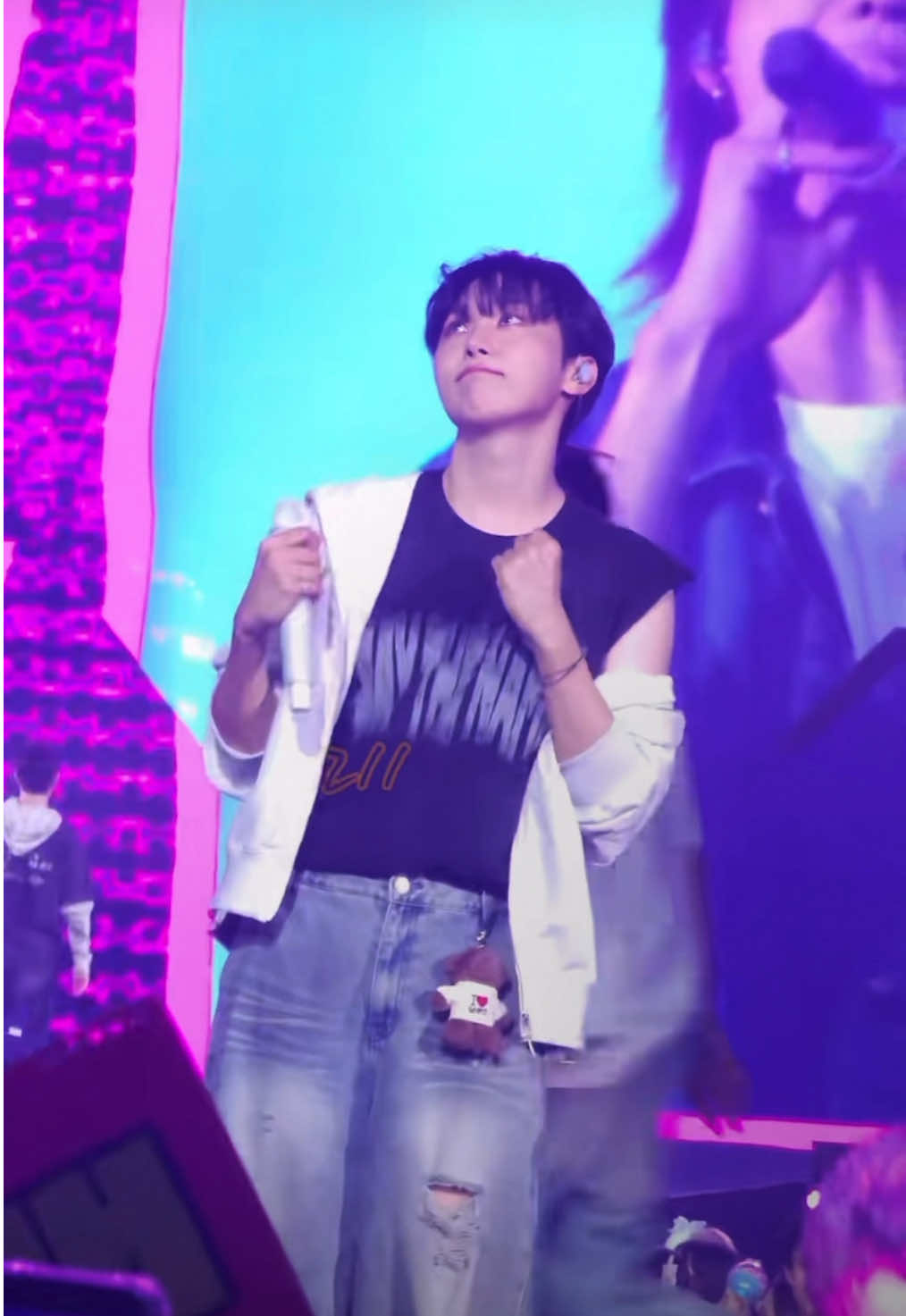 Someone softly pinched Seungkwan’s arm like a tofu 😆💓 everything about him is so cute 🥹#seventeen #seungkwan #foryoupagе #fyp #booseungkwan 