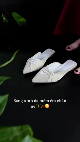 Giày sục bệt mũi nhọn da tuyết nhung mềm êm chân nè#giaydepthuylinh #depxinh #giaymuinhon #sucnu #giaysuc 