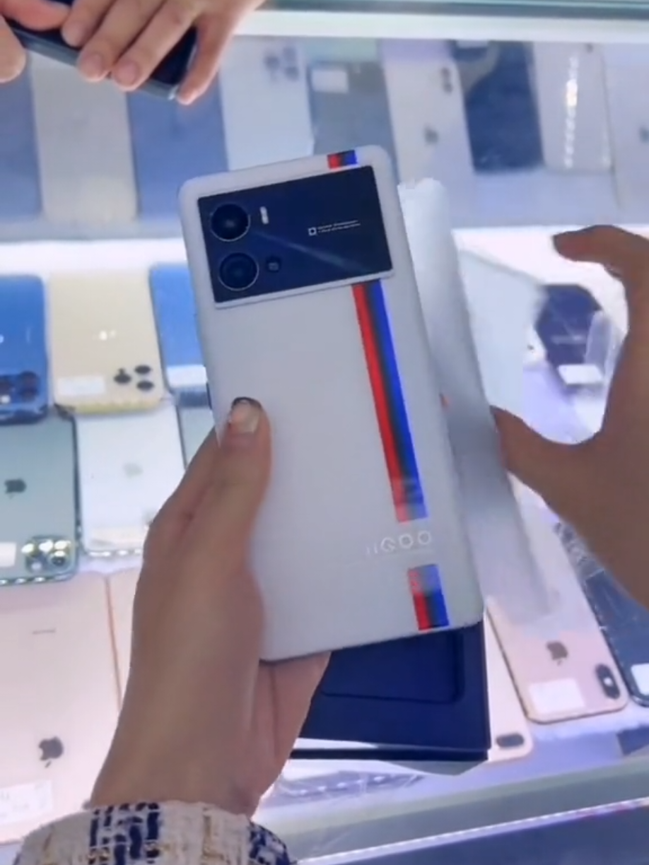 La production en grande quantité est accélérée auprès de l'entreprise. #mbk #entreprise  #huawei #iphone #samsung 