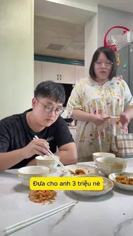 💸 Vợ “list” chi tiêu từ A-Z, chồng nghe mà sây sẩm mặt mày 🤣#GiaĐình #ChiTiêu #VợChồngHàiHước #ĐờiSốngThườngNgày #CạnLời  @Tủ Đồ Của Bé 