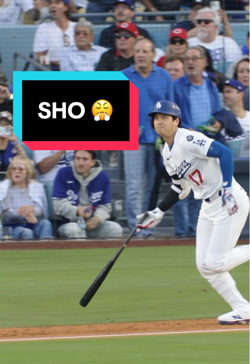 Shohei Ohtani wasted no time 💪 #Postseason #MLB #shoheiohtani #dodgers #baseball 