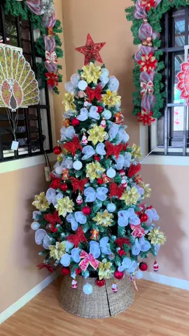 Replying to @Misis Ofiezaᥫ᭡. Di ba ang ganda kahit diy lang! #diyribbon #ribbonmesh #christmastreedecor 