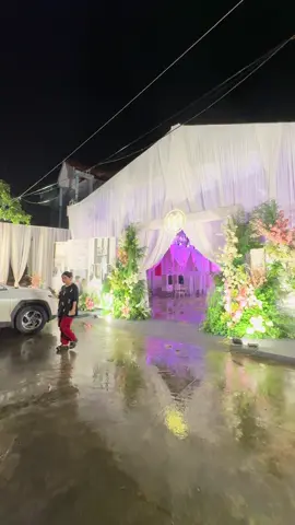 Mưa bão thì vẫn chiến hết anh em nhớ 🥰🥰 #ZinWedding #WeddingDecor #luxurywedding 